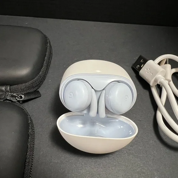 White Wireless google pixel series A Earbuds with Case and Charger. - Picture 13 of 15